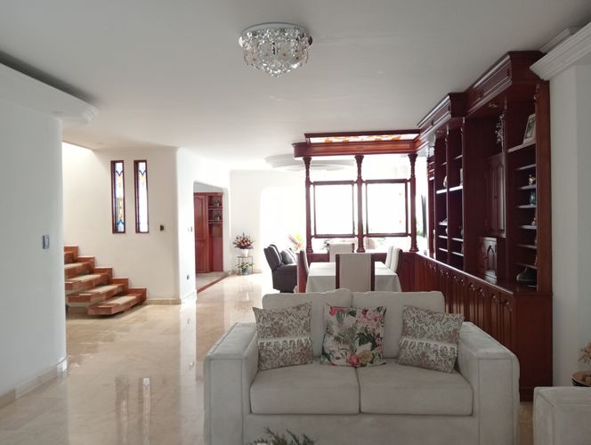 Casa de 5 alcobas en venta en Ciudad Jardin, Cali, 365 m² · foto 14 de 24