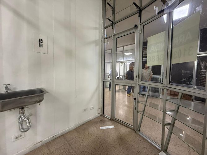 Local en arriendo en Centro Administrativo, Medellín, 5 m² · foto 6 de 8