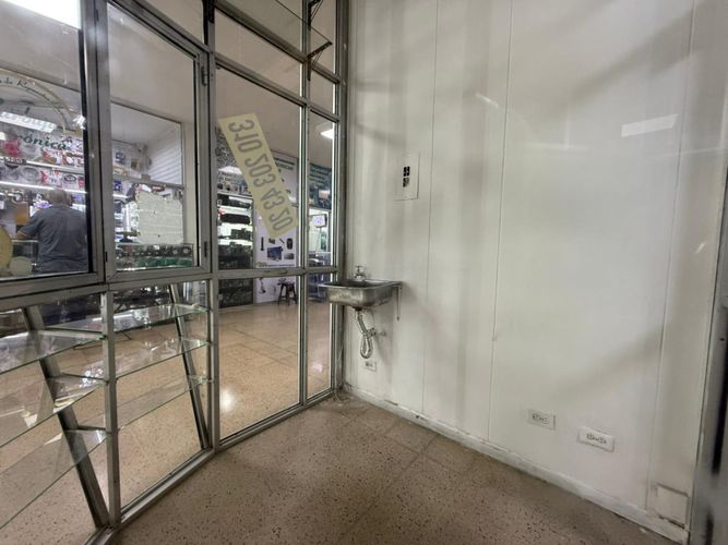 Local en arriendo en Centro Administrativo, Medellín, 5 m² · foto 7 de 8
