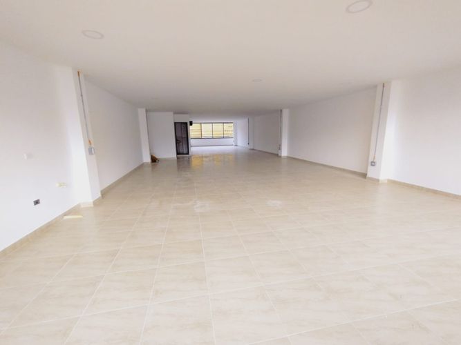 Local en arriendo en San Isidro, Medellín, 200 m² · foto 3 de 9