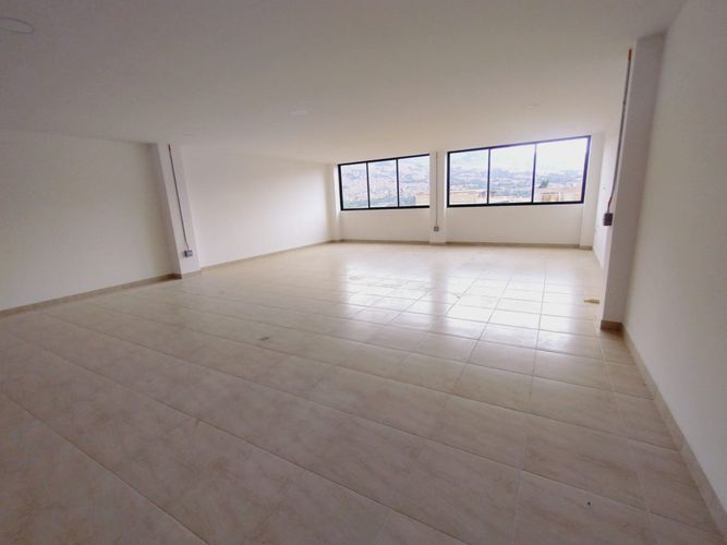 Local en arriendo en San Isidro, Medellín, 200 m² · foto 4 de 9