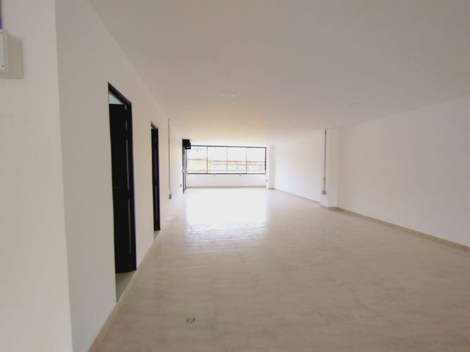 Local en arriendo en San Isidro, Medellín, 200 m² · foto 2 de 10