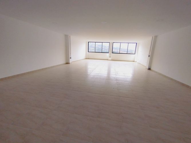 Local en arriendo en San Isidro, Medellín, 200 m² · foto 4 de 10