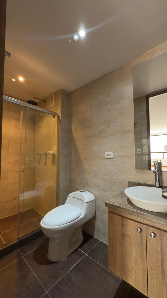 Apartamento en venta en Santa Barbara, Bogotá · foto 5 de 9