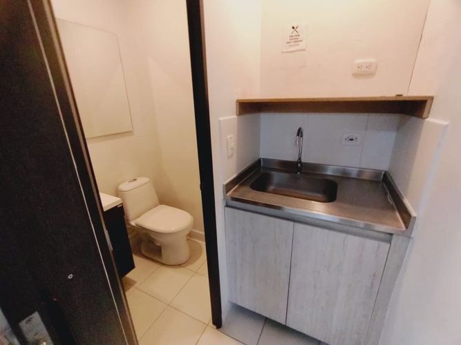 Oficina en arriendo en El Poblado, Medellín, 77 m² · foto 4 de 13