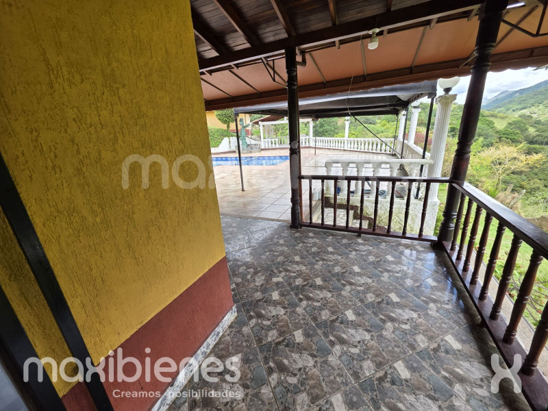 6BR Apartment in Isaza (51000 m²) - 2