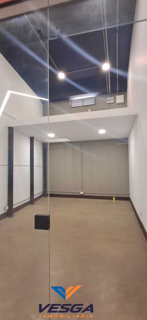 Local en arriendo en Cr. Arboleda Campestre, Girón, 31 m² · foto 2 de 4