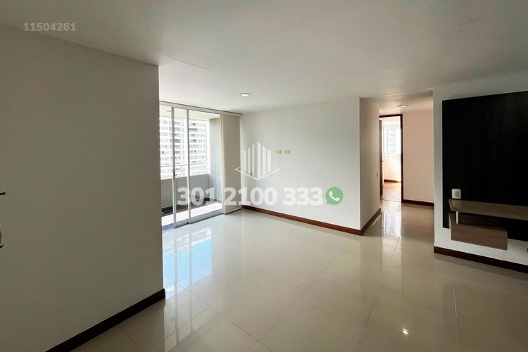 Apartamento de 2 alcobas en arriendo en Loma Del Indio, Medellín, 69 m² · foto 3 de 24