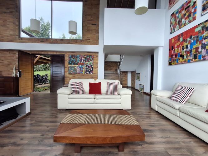 Casa de 6 alcobas en venta en Altos De Yerbabuena, La Calera, 336 m² · foto 21 de 24