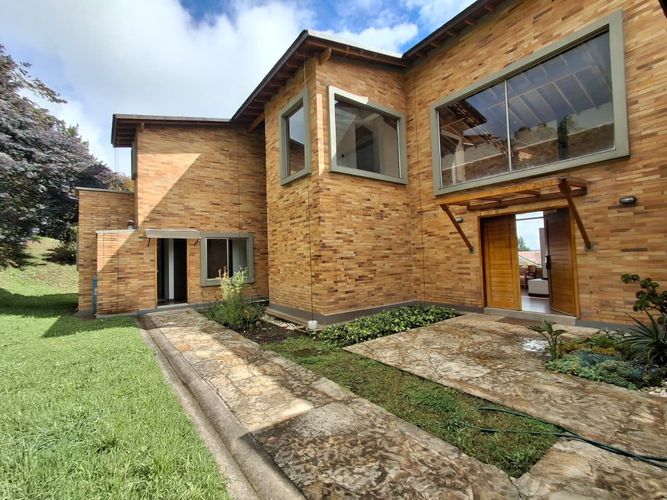 Casa de 6 alcobas en venta en Altos De Yerbabuena, La Calera, 336 m² · foto 3 de 24