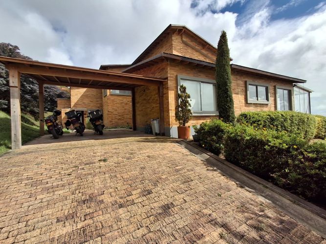 Casa de 6 alcobas en venta en Altos De Yerbabuena, La Calera, 336 m² · foto 4 de 24