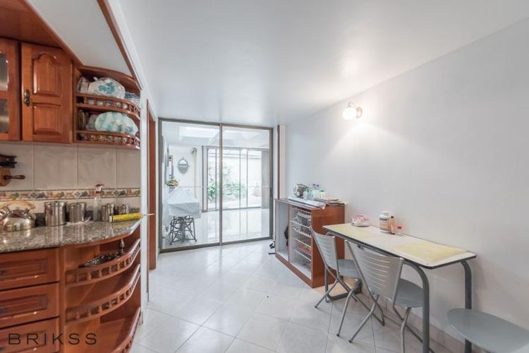 Casa de 4 alcobas en venta en Villa Magdala, Bogotá, 227 m² · foto 5 de 17