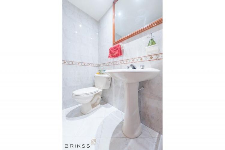 Casa de 4 alcobas en venta en Villa Magdala, Bogotá, 227 m² · foto 9 de 17