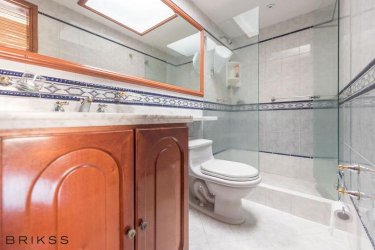 Casa de 4 alcobas en venta en Villa Magdala, Bogotá, 227 m² · foto 11 de 17