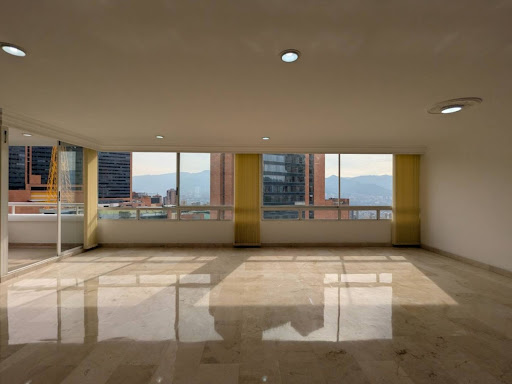 Apartamento en arriendo en El Tesoro, Medellín · foto 2 de 24