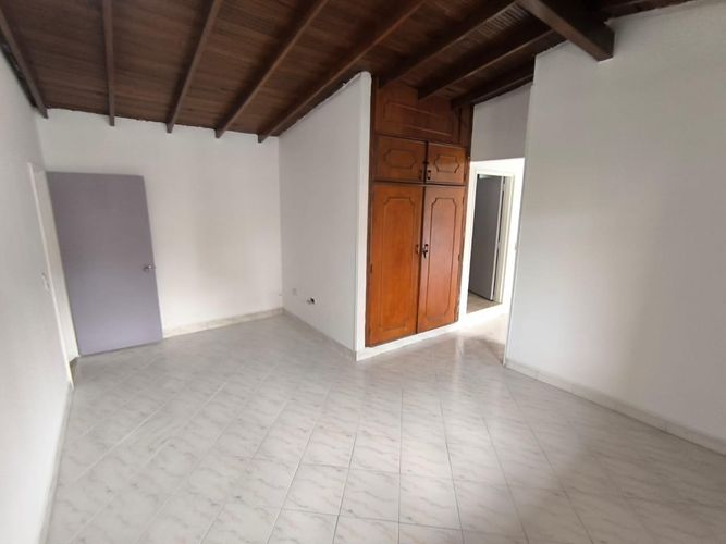 Casa de 5 alcobas en venta en Los Colores, Medellín, 237 m² · foto 15 de 24