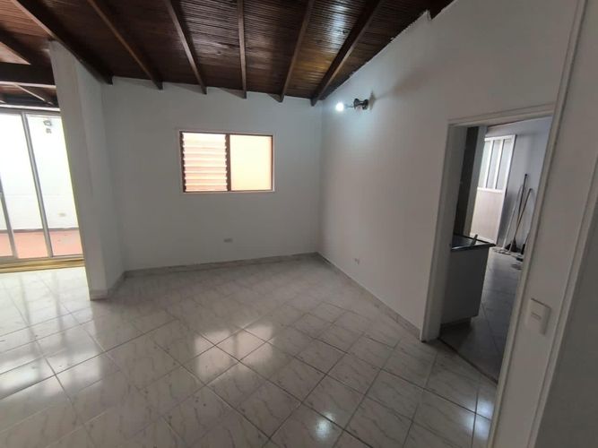 Casa de 5 alcobas en venta en Los Colores, Medellín, 237 m² · foto 5 de 24