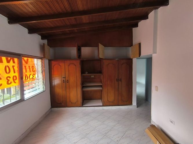 Casa de 5 alcobas en venta en Los Colores, Medellín, 237 m² · foto 14 de 24