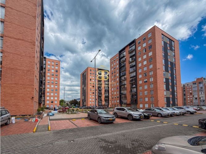 Apartamento de 3 alcobas en venta en El Palmar, Bogotá, 89 m² · foto 3 de 19