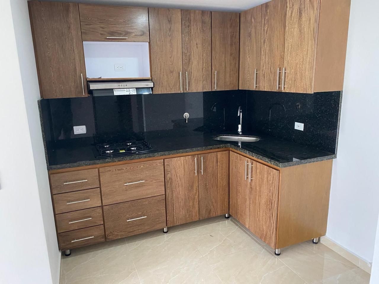Apartamento en venta en El Carmelo Ii, Sabaneta · foto 4 de 24