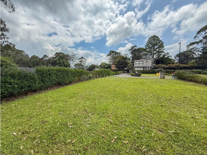 Lote en venta en Gualanday, Rionegro, 307 m² · foto 2 de 8