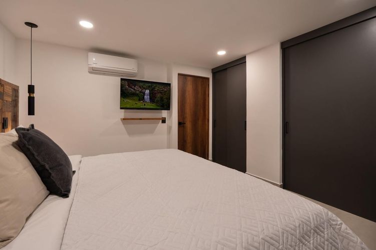 Apartamento de 3 alcobas en venta en El Poblado, Medellín, 195 m² · foto 2 de 19