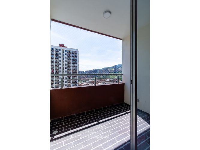 Apartamento de 3 alcobas en venta en Nazareth, Bello, 60 m² · foto 6 de 21