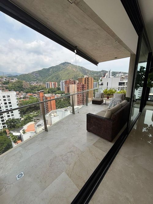 Apartamento de 3 alcobas en venta en Arboledas, Cali, 264 m² · foto 4 de 11