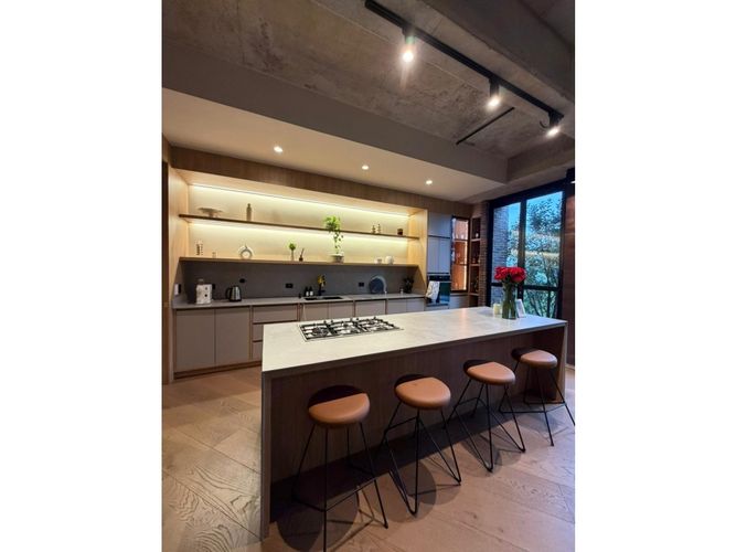 Apartamento en venta en El Poblado, Medellín · foto 3 de 13