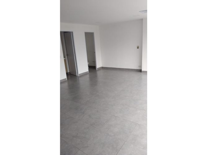 Oficina en venta en La Candelaria, Medellín, 40 m² · foto 3 de 5