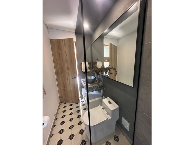 Casa de 4 alcobas en venta en Altos Del Escobero, Medellín, 400 m² · foto 4 de 24