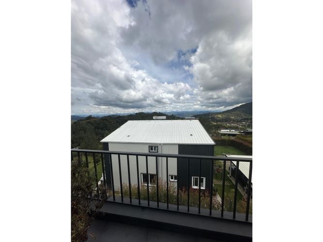 Casa de 4 alcobas en venta en Altos Del Escobero, Medellín, 400 m² · foto 5 de 24