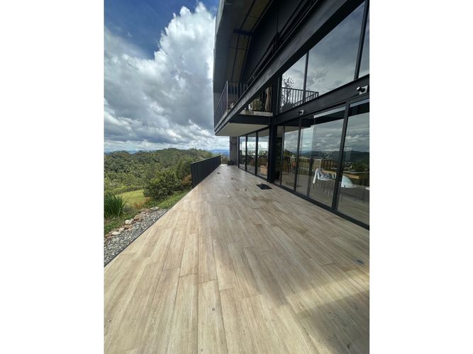Casa de 4 alcobas en venta en Altos Del Escobero, Medellín, 400 m² · foto 13 de 24