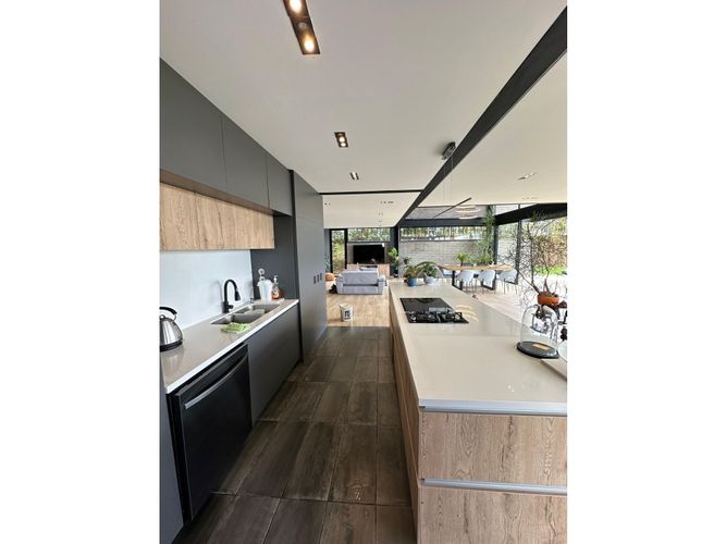 Casa de 4 alcobas en venta en Altos Del Escobero, Medellín, 400 m² · foto 20 de 24