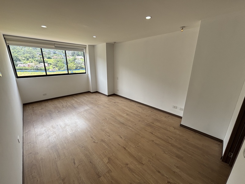 Apartaestudio en arriendo en Loma Del Escobero, Envigado · foto 5 de 17