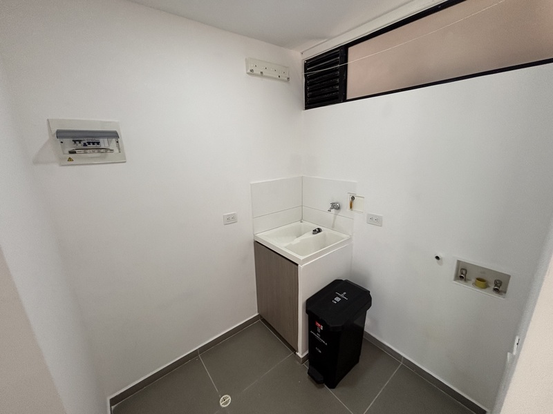 Apartaestudio en arriendo en Loma Del Escobero, Envigado · foto 15 de 17