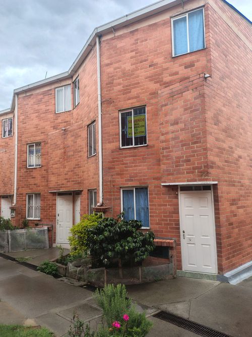 Casa en venta en Candelaria La Nueva, Bogotá · foto 4 de 13