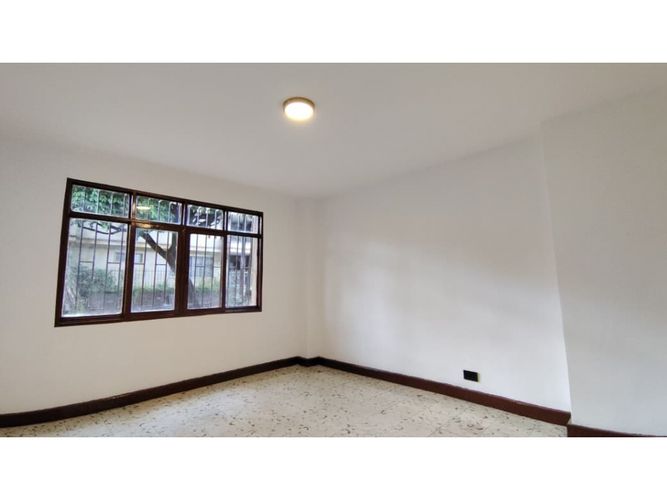 Casa de 5 alcobas en venta en Boston, Medellín, 182 m² · foto 6 de 20
