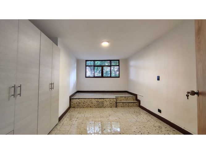 Casa de 5 alcobas en venta en Boston, Medellín, 182 m² · foto 7 de 20