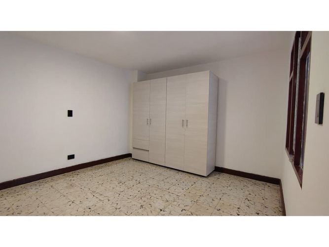 Casa de 5 alcobas en venta en Boston, Medellín, 182 m² · foto 8 de 20