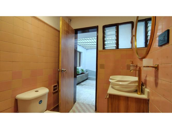 Casa de 5 alcobas en venta en Boston, Medellín, 182 m² · foto 11 de 20