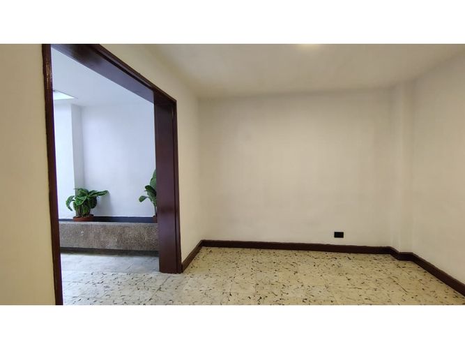 Casa de 5 alcobas en venta en Boston, Medellín, 182 m² · foto 15 de 20