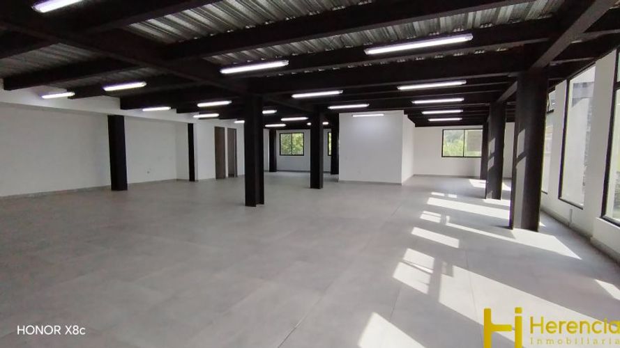 Bodega en arriendo en Tenche, Medellín, 207 m² · foto 3 de 9