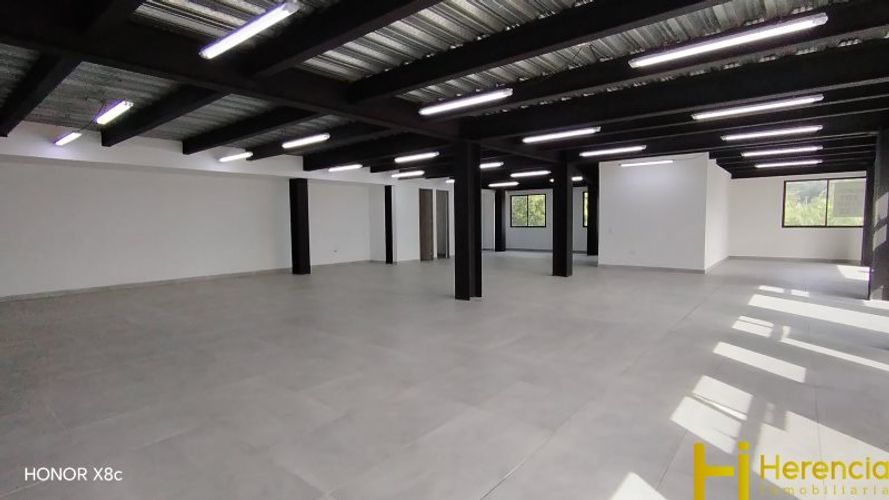 Bodega en arriendo en Tenche, Medellín, 207 m² · foto 4 de 9