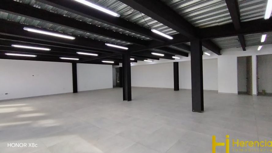 Bodega en arriendo en Tenche, Medellín, 207 m² · foto 8 de 9