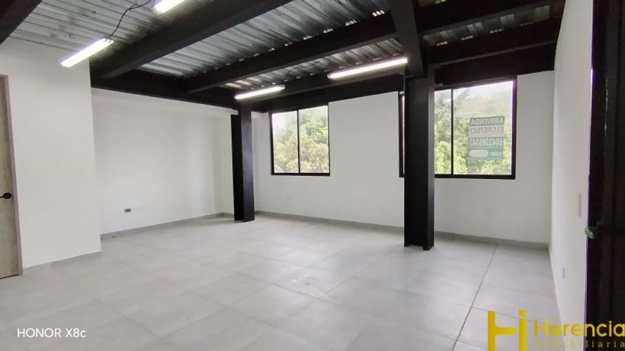 Bodega en arriendo en Tenche, Medellín, 207 m² · foto 7 de 9