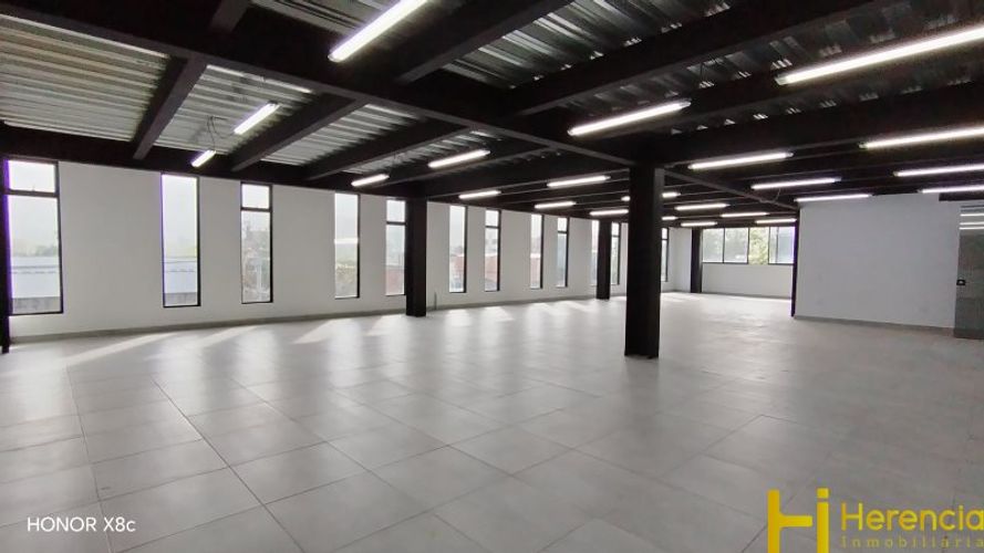 Bodega en arriendo en Tenche, Medellín, 207 m² · foto 3 de 9