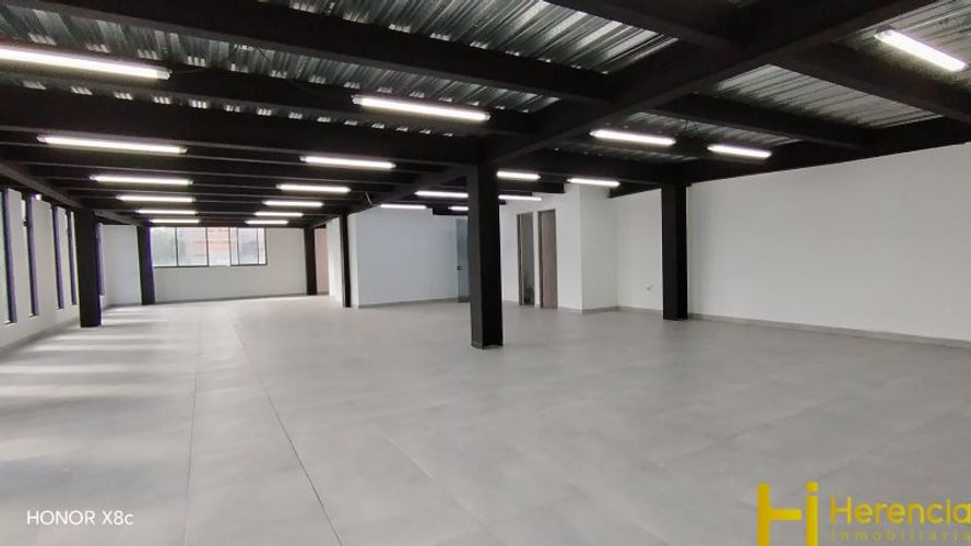 Bodega en arriendo en Tenche, Medellín, 207 m² · foto 4 de 9