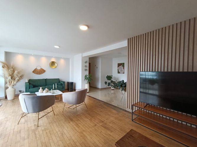 Apartamento de 3 alcobas en arriendo en El Poblado, Medellín, 195 m² · foto 3 de 20