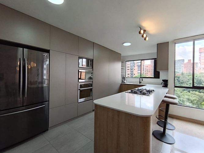 Apartamento de 3 alcobas en arriendo en El Poblado, Medellín, 195 m² · foto 8 de 20